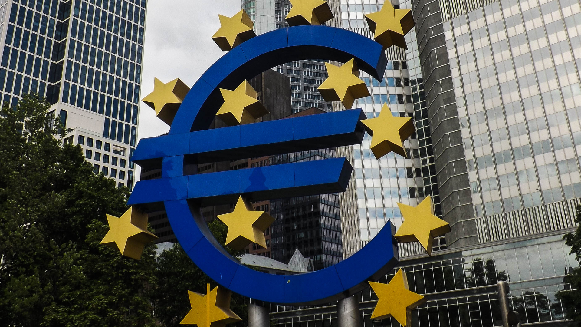 euro symbol sculpture