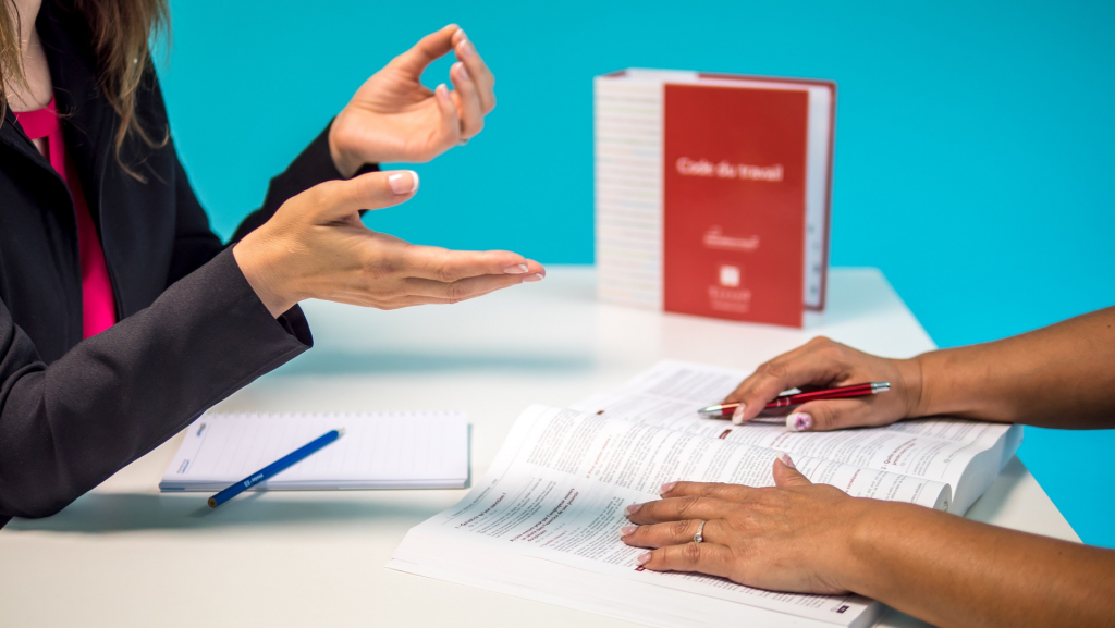 female hands discussing management