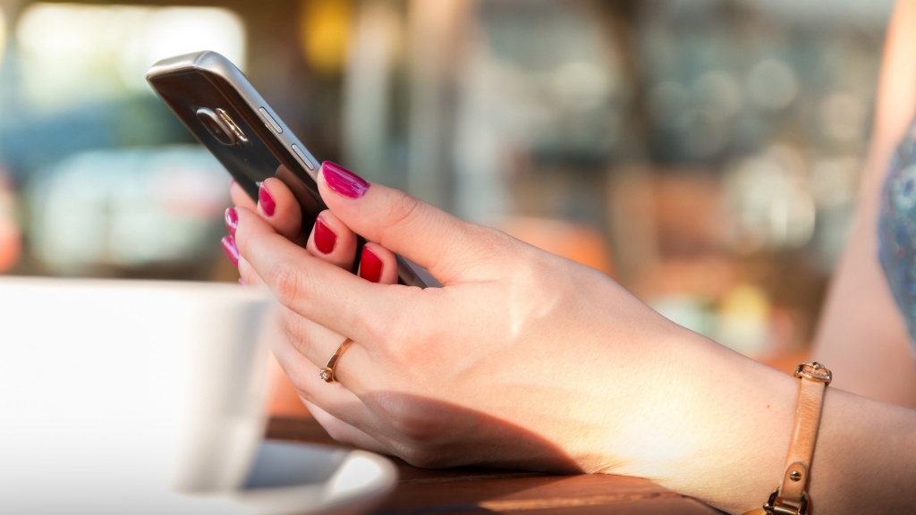 smartphone, app to apply Truist Enjoy Cash Credit Card