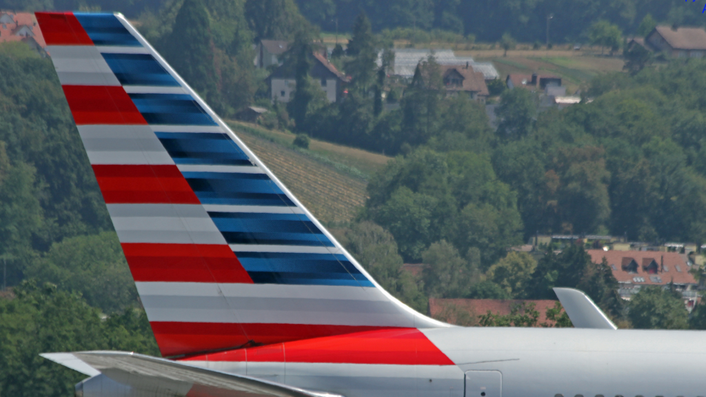 buy cheap American Airlines flights