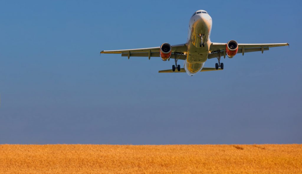 white airliner